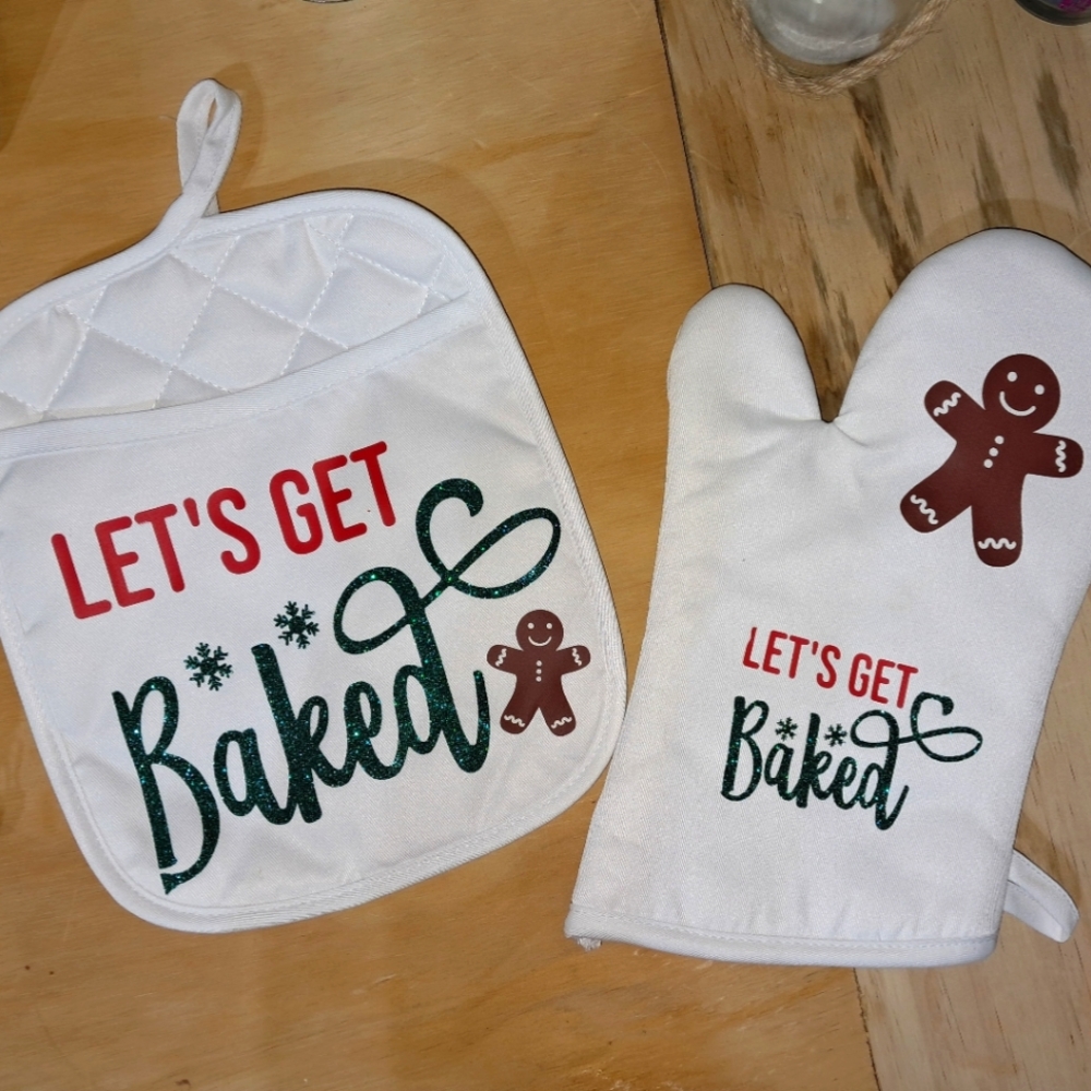 Humorous set of Oven Mittens